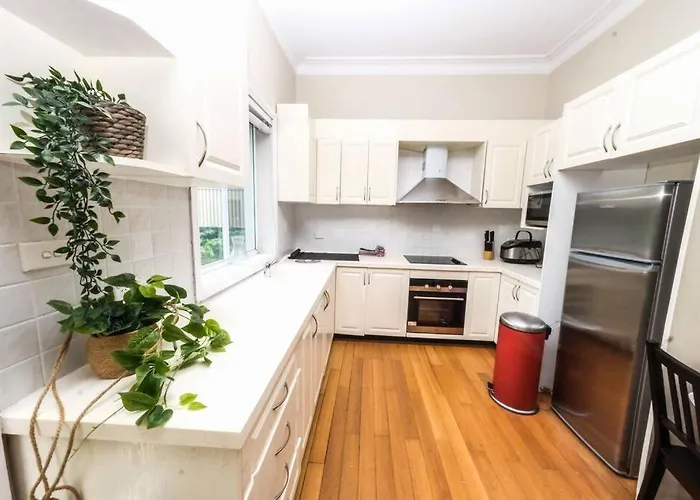 Sydney Five Dock Waterfront 2 Bed, Sleeps 6 Guests