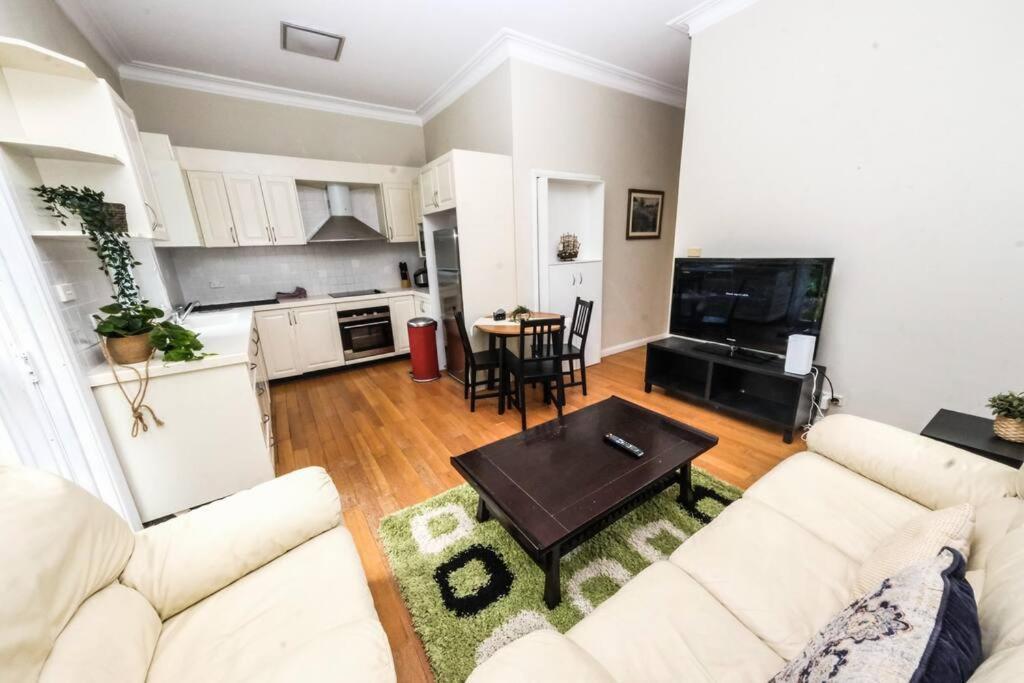 Holiday home Five Dock Waterfront 2 Bed, Sleeps 6 Guests